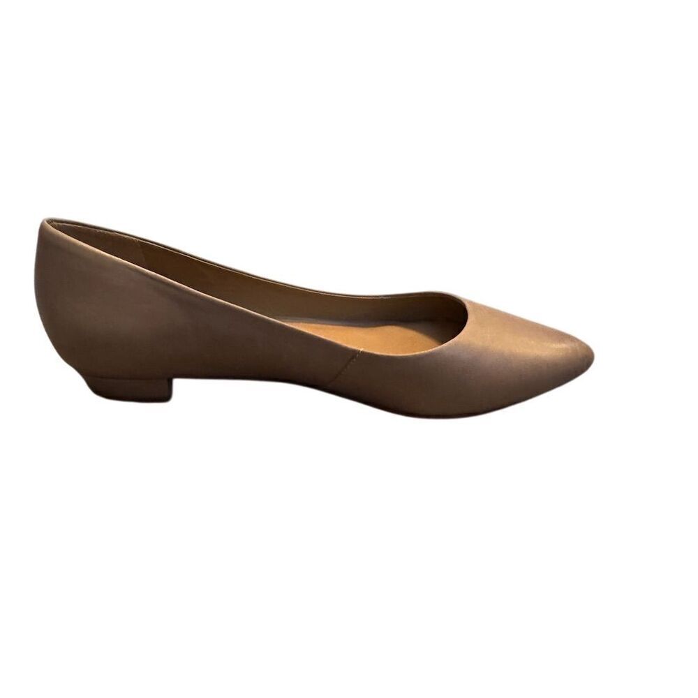 Bernardo Fritz Women's Beige Ballet Flats Pointed Toe Size 8.5